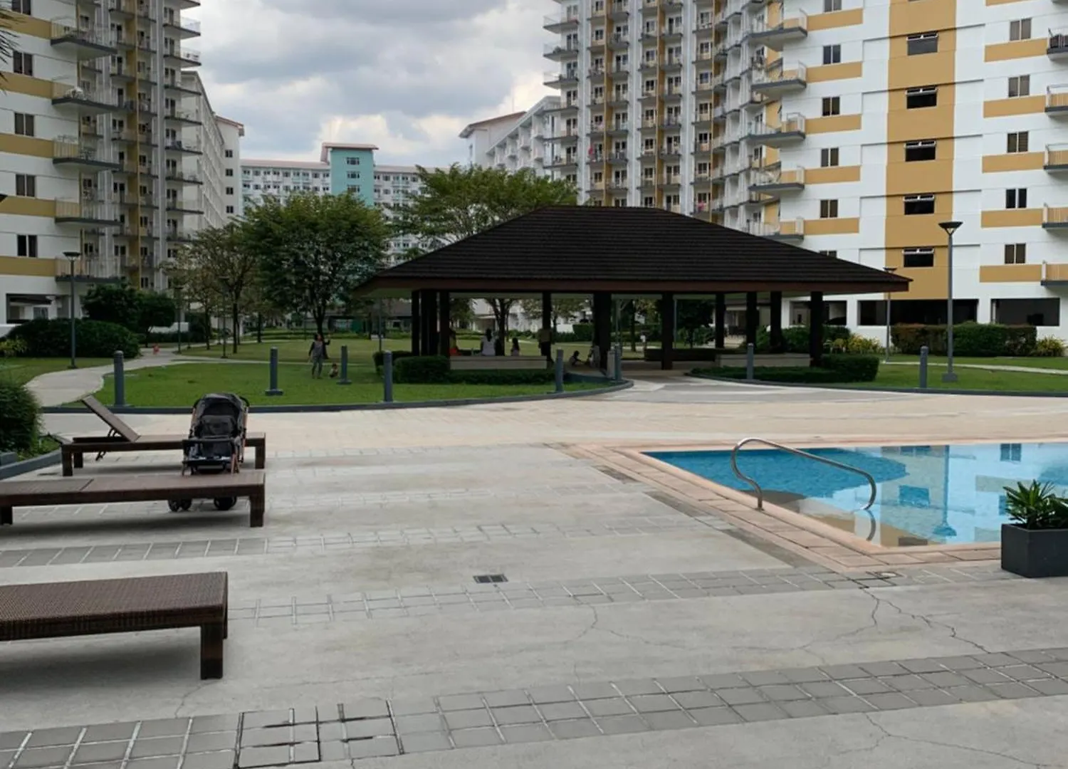 Peacetime Condo Field Residences Bldg 6 U1006B Manila Aparthotel