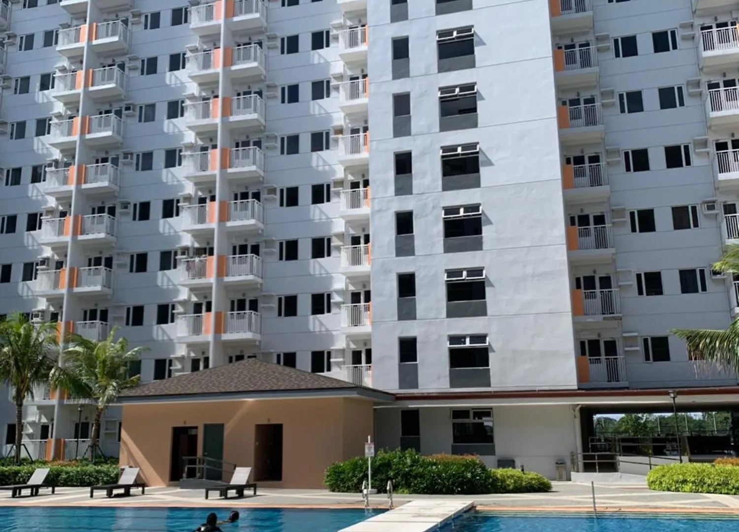 Aparthotel Peacetime Condo Field Residences Bldg 6 U1006B Manila