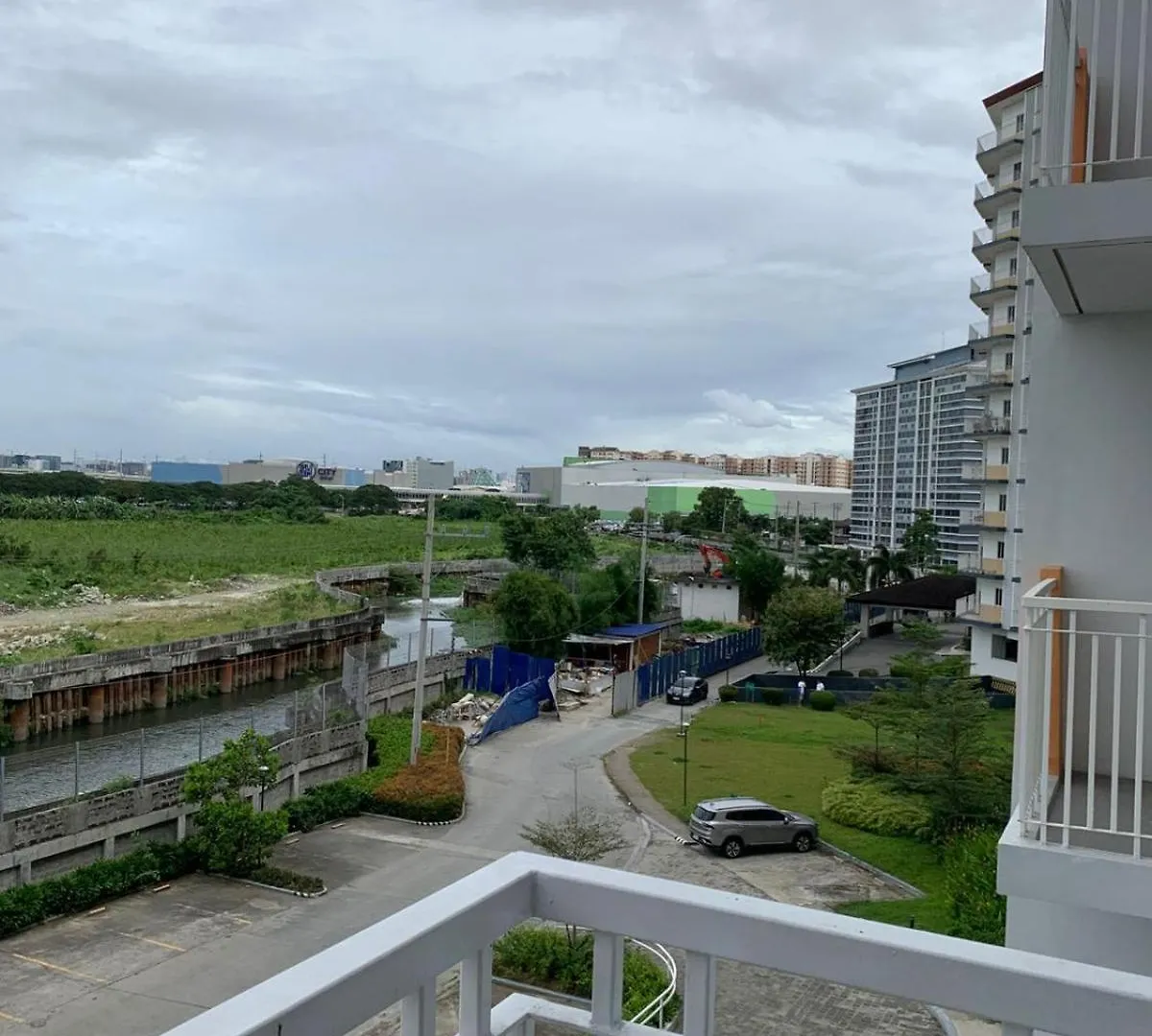 Aparthotel Peacetime Condo Field Residences Bldg 6 U1006B Manila Filipíny