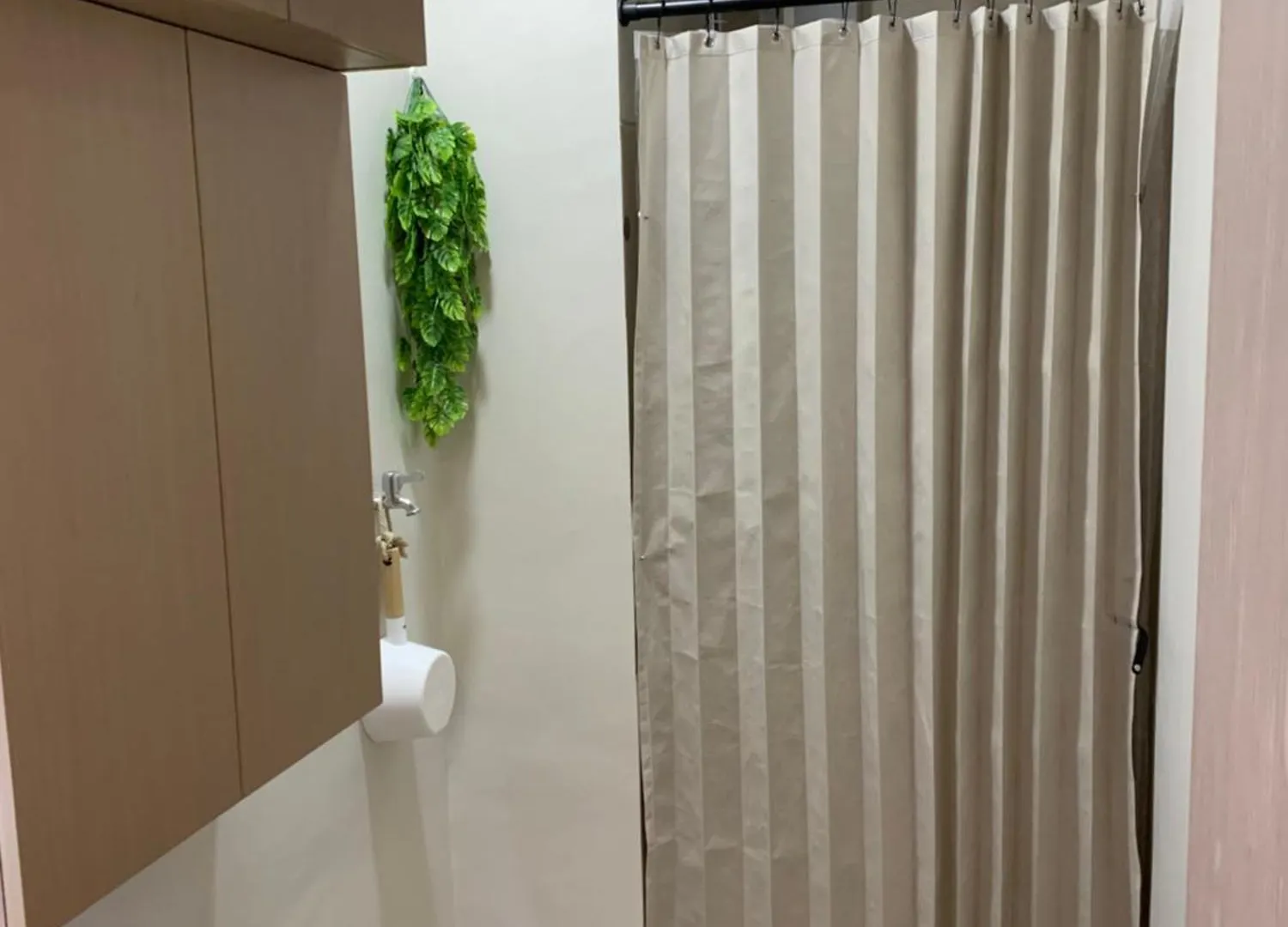 Peacetime Condo Field Residences Bldg 6 U1006B Manila 0*,  Philippines