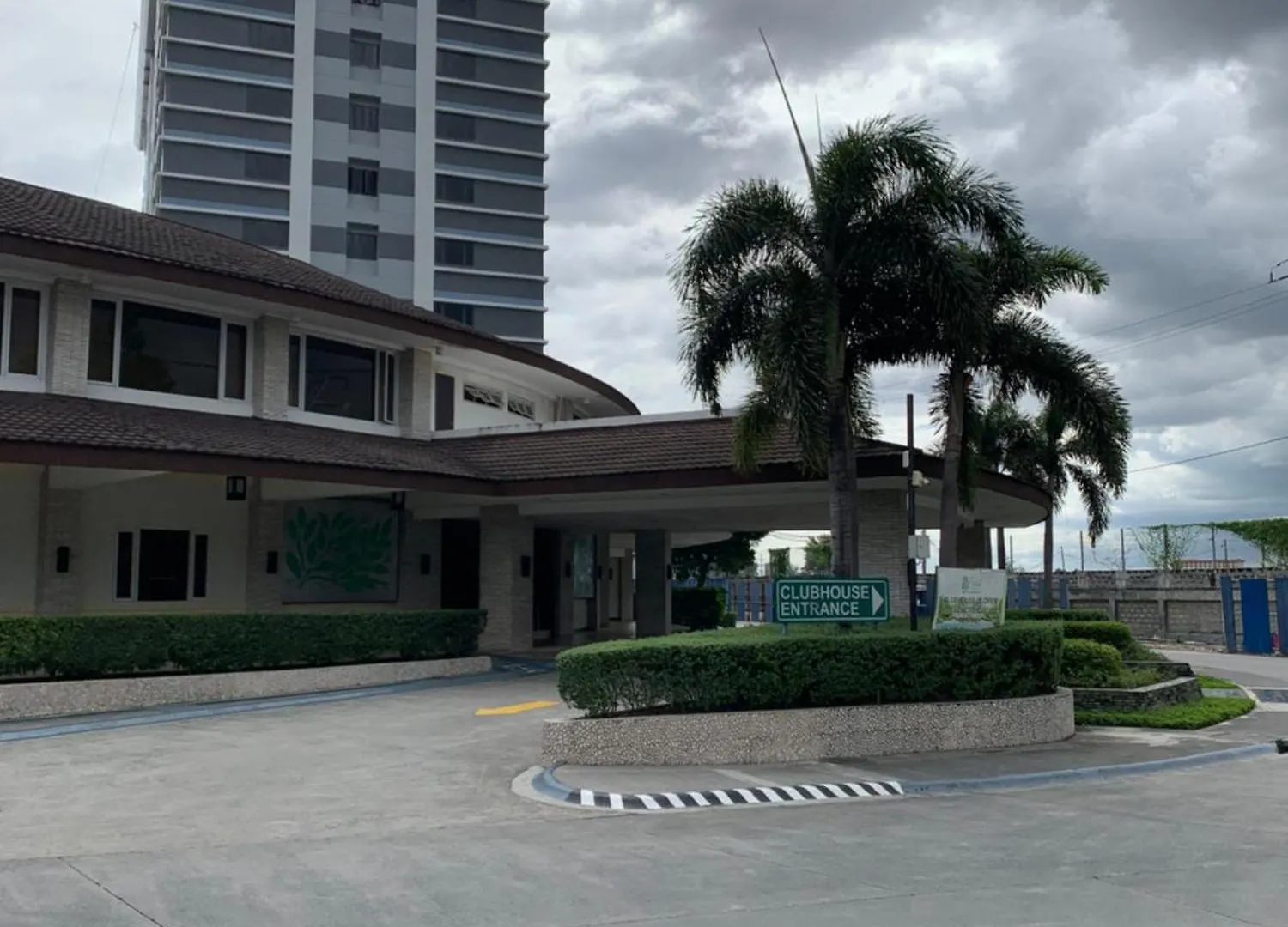 Aparthotel Peacetime Condo Field Residences Bldg 6 U1006B Manila