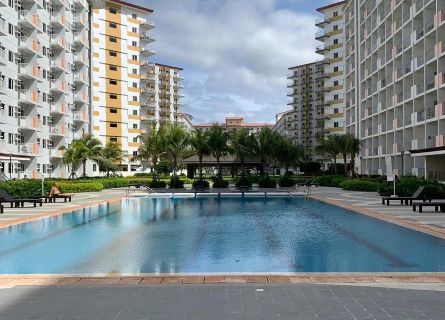 Peacetime Condo Field Residences Bldg 6 U1006B Manila 0*,  Philippines