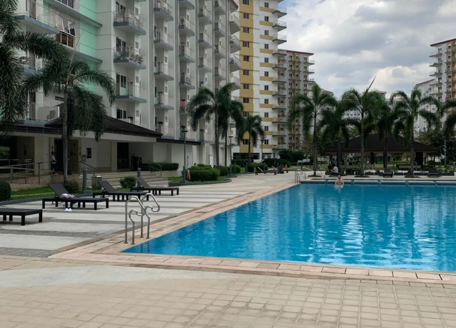 Peacetime Condo Field Residences Bldg 6 U1006B Manila Aparthotel