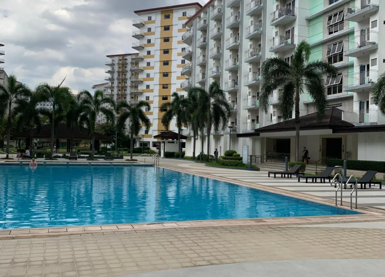 Peacetime Condo Field Residences Bldg 6 U1006B Manila Aparthotel