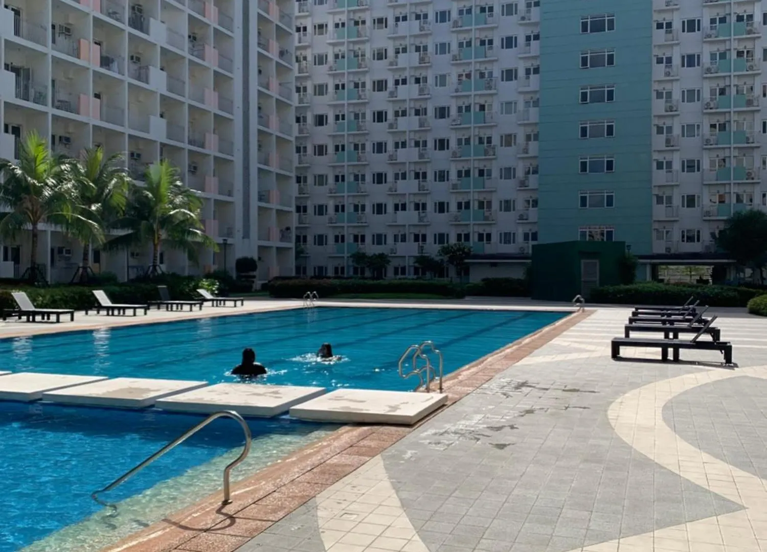 Aparthotel Peacetime Condo Field Residences Bldg 6 U1006B Manila
